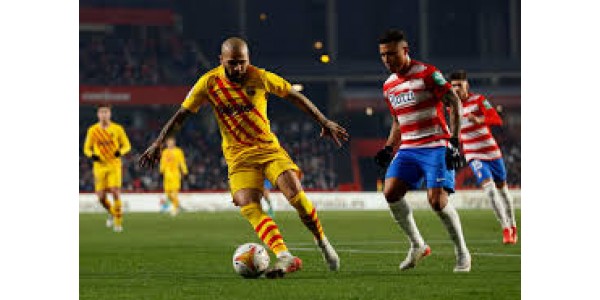 Tout le monde a de nouveau vu le but d'assistance à longue distance parfait de Dani Alves